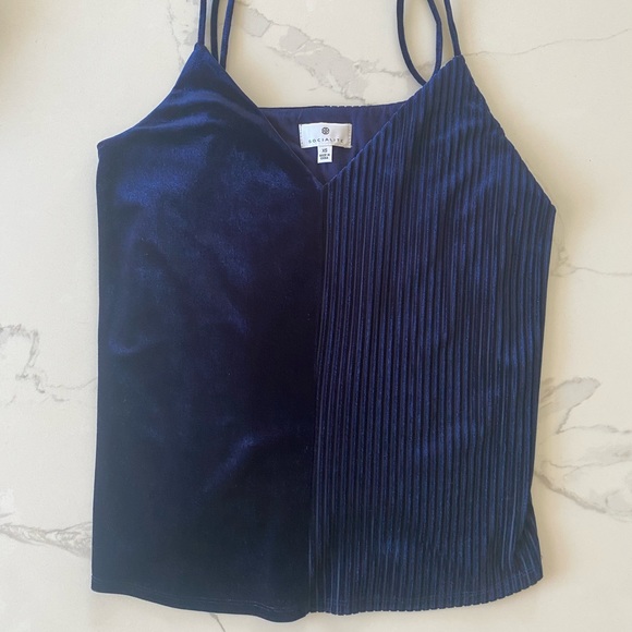 Velvet cami - Picture 2 of 3